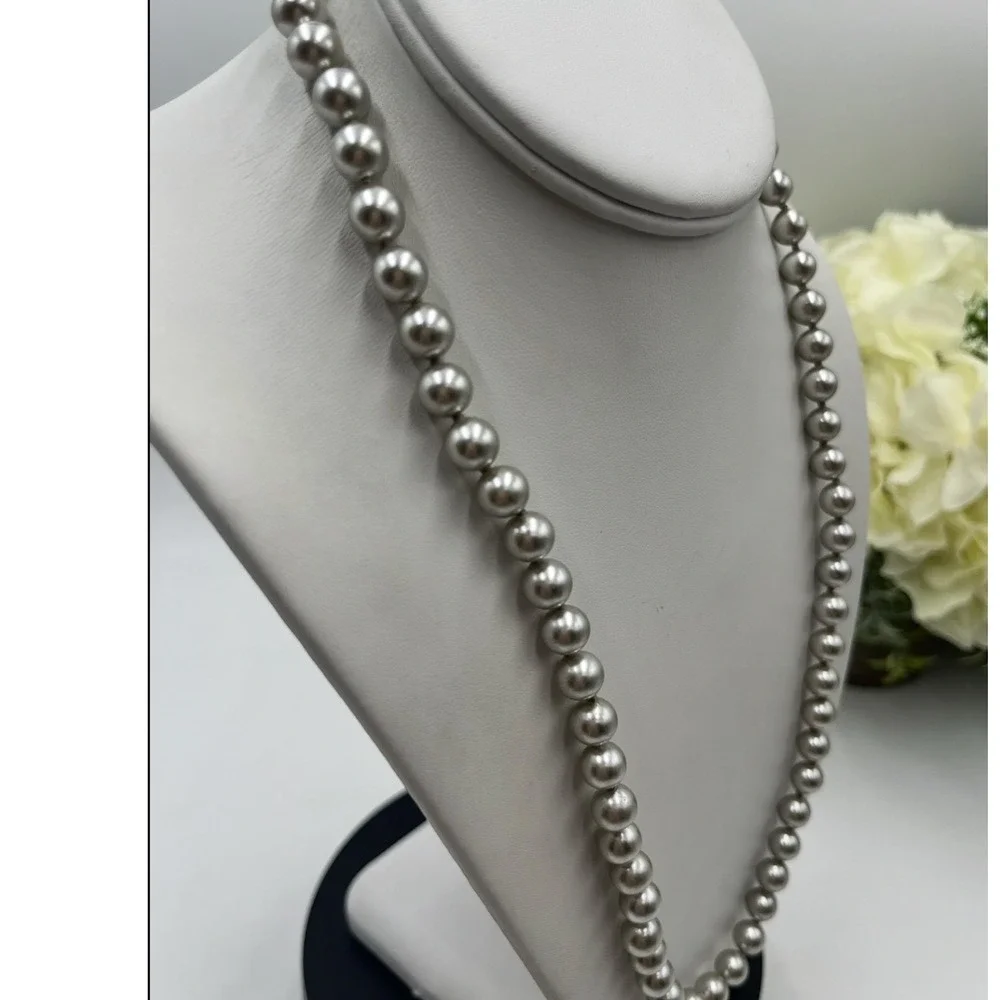 Marvella Vintage Light Gray Faux Glass Pearl Single Strand Classic‎ Necklace 23